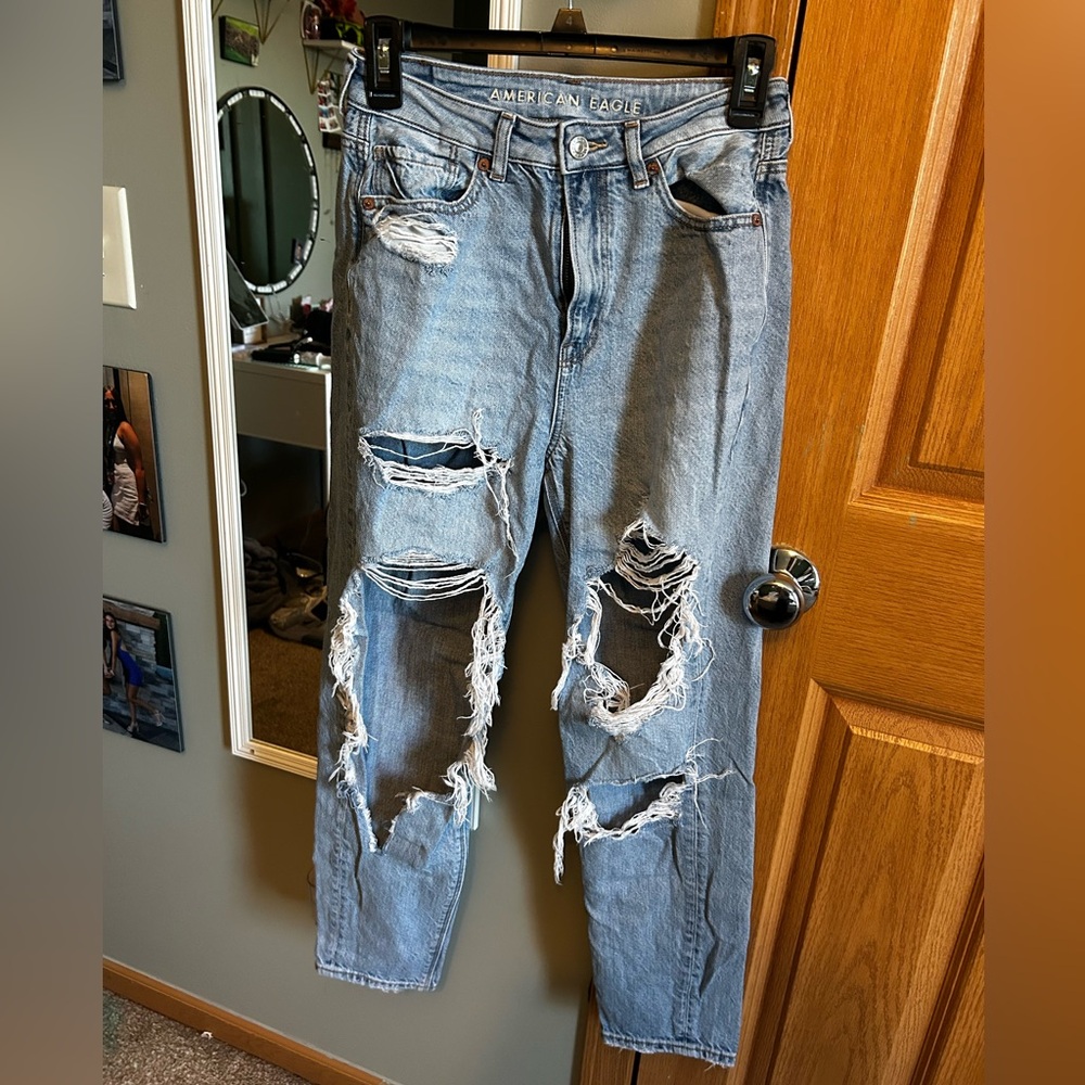Women’s American Eagle Ripped Jeans
